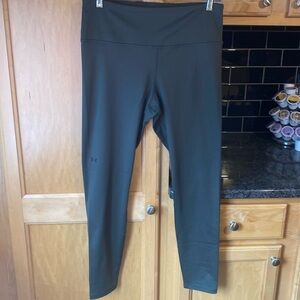 Women’s Under Armour leggings. Army green, size large